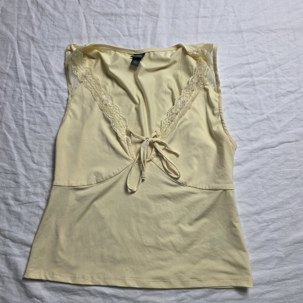 Wild Fable women's shirt yellow lace trim tie keyhole cottagecore